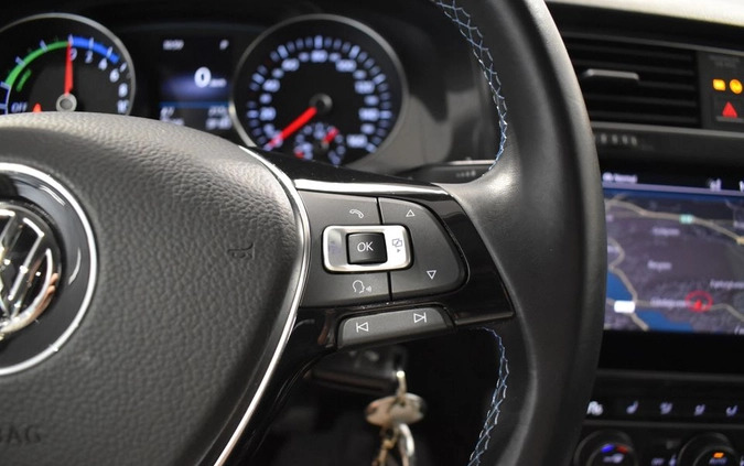 Volkswagen Golf cena 56000 przebieg: 93000, rok produkcji 2018 z Ostrołęka małe 211